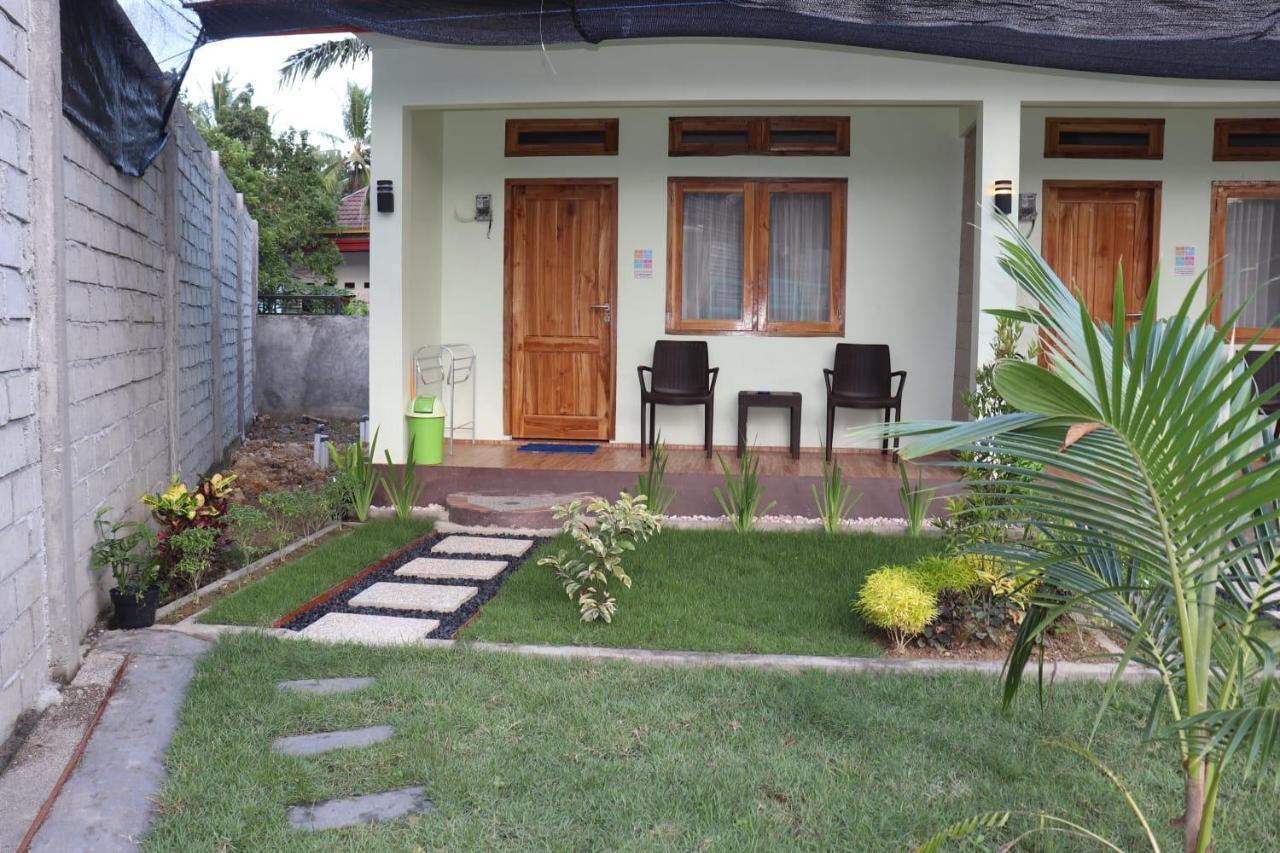 Room 212 Kuta  Exterior photo